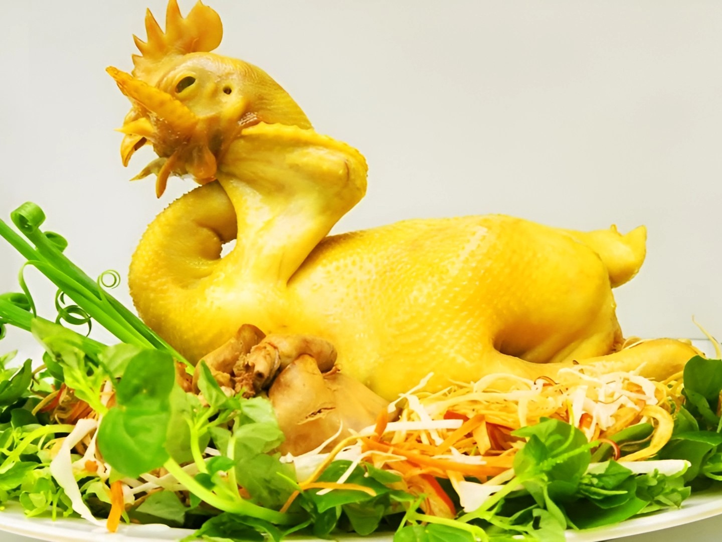 Bí quyết luộc gà vàng ươm, chiếm trọn trái tim gia đình dịp Tết