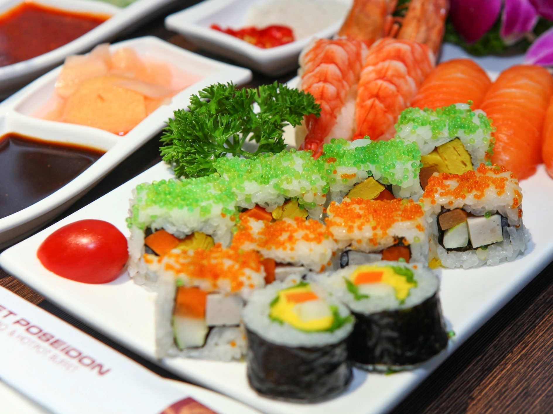 Cách làm sushi cá hồi tại nhà ngon khó cưỡng