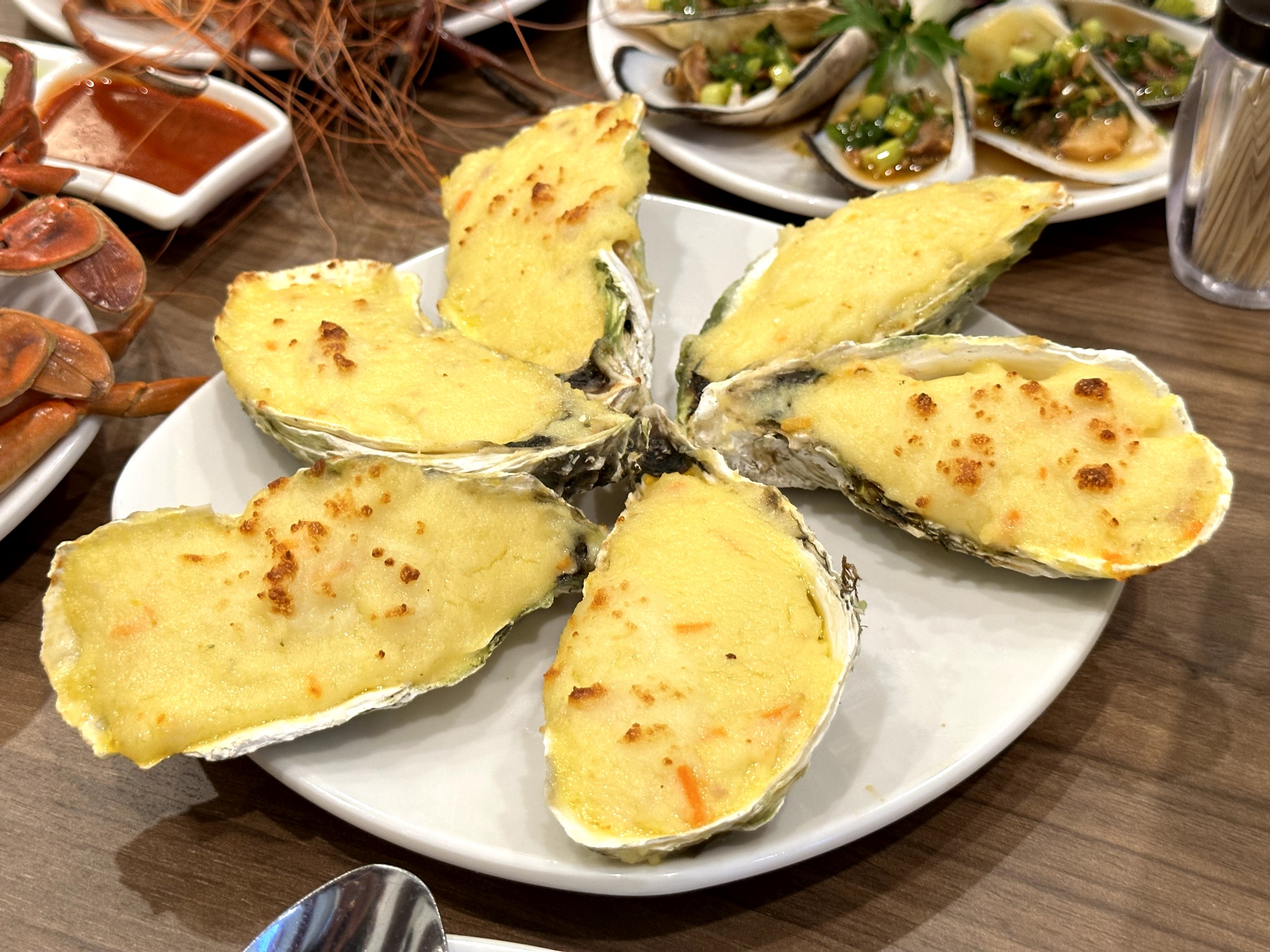 Bí quyết sơ chế hàu sống đơn giản tại nhà