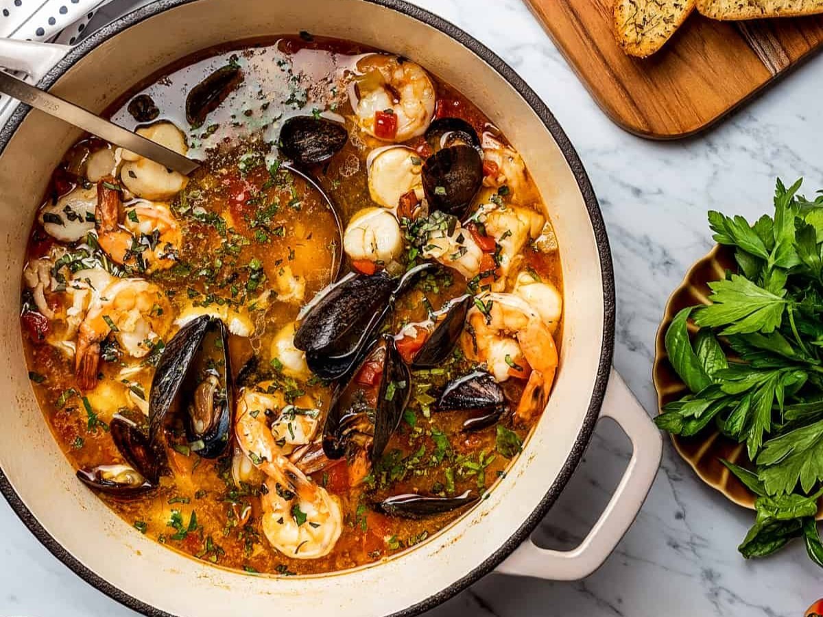 Soup hải sản Bouillabaisse trong tinh hoa ẩm thực Pháp
