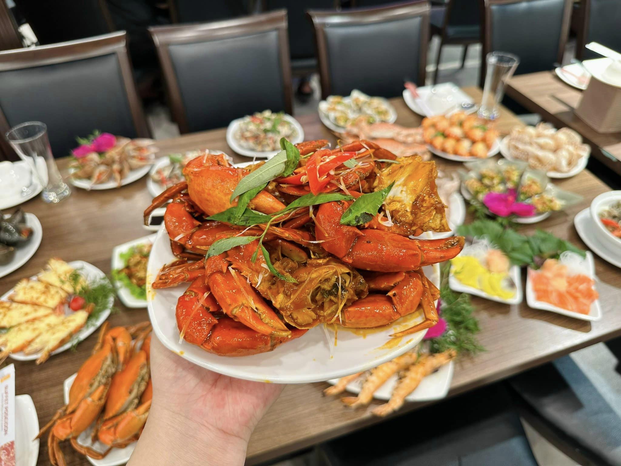 Giới sành ăn tiết lộ kinh nghiệm đi ăn buffet hải sản