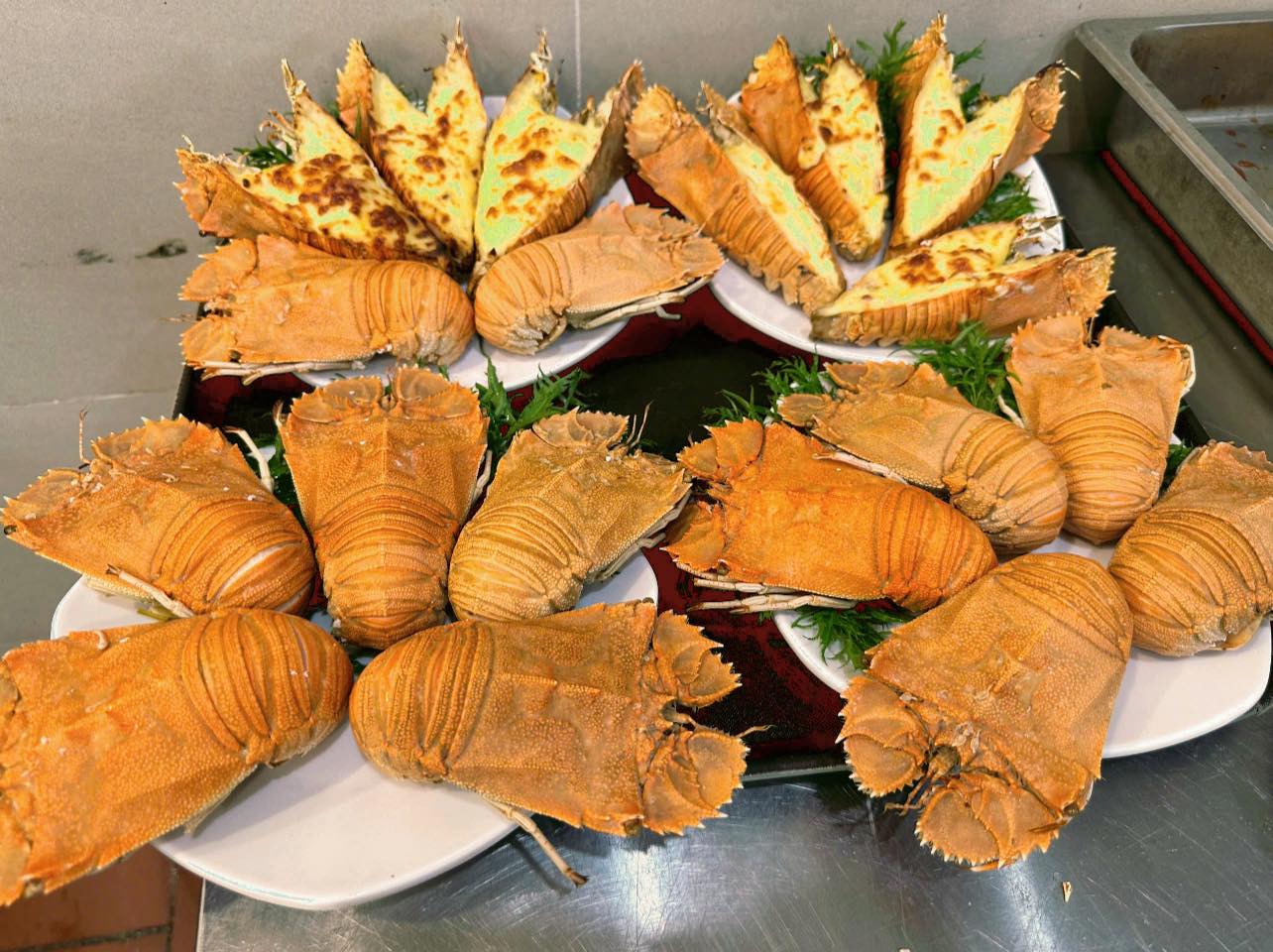 Tự làm món tôm mũ ni nướng phô mai tại nhà với 3 bước đơn giản