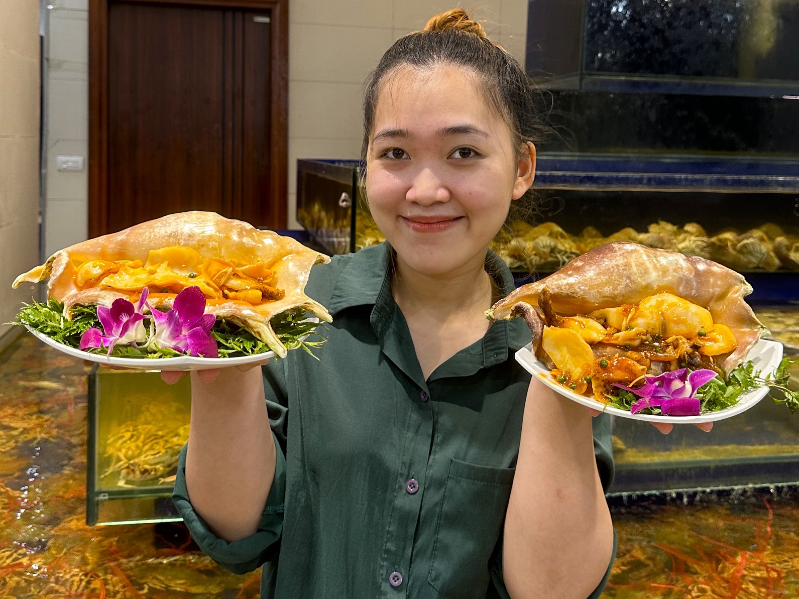 Ốc bàn tay nướng sốt tiêu xanh – món ngon hiếm có khó tìm