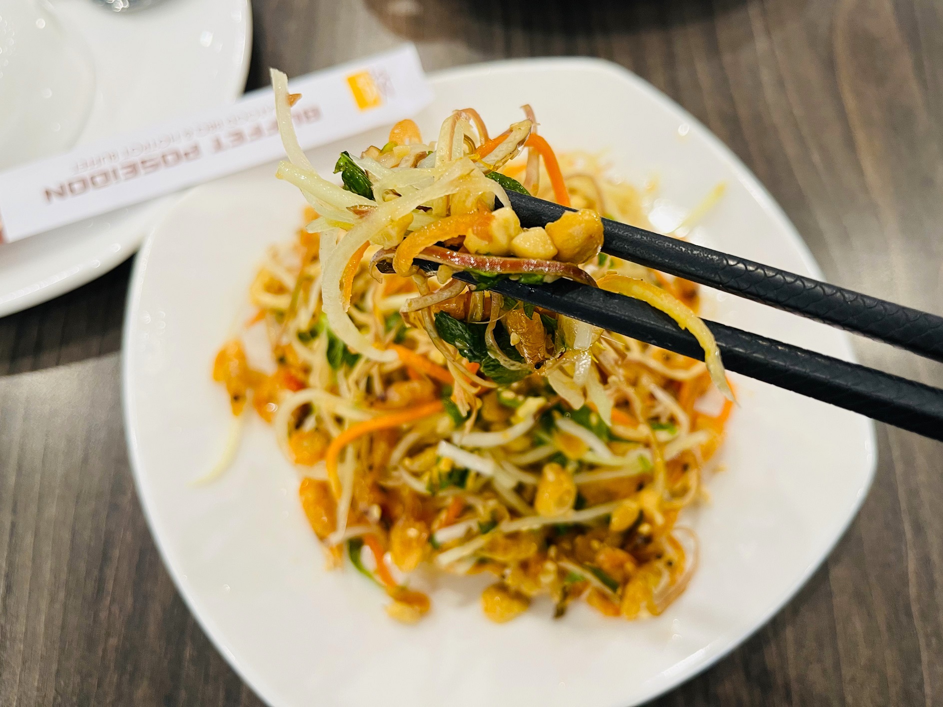 Thử tài làm nộm hoa chuối tôm chua ngọt cả nhà cùng mê
