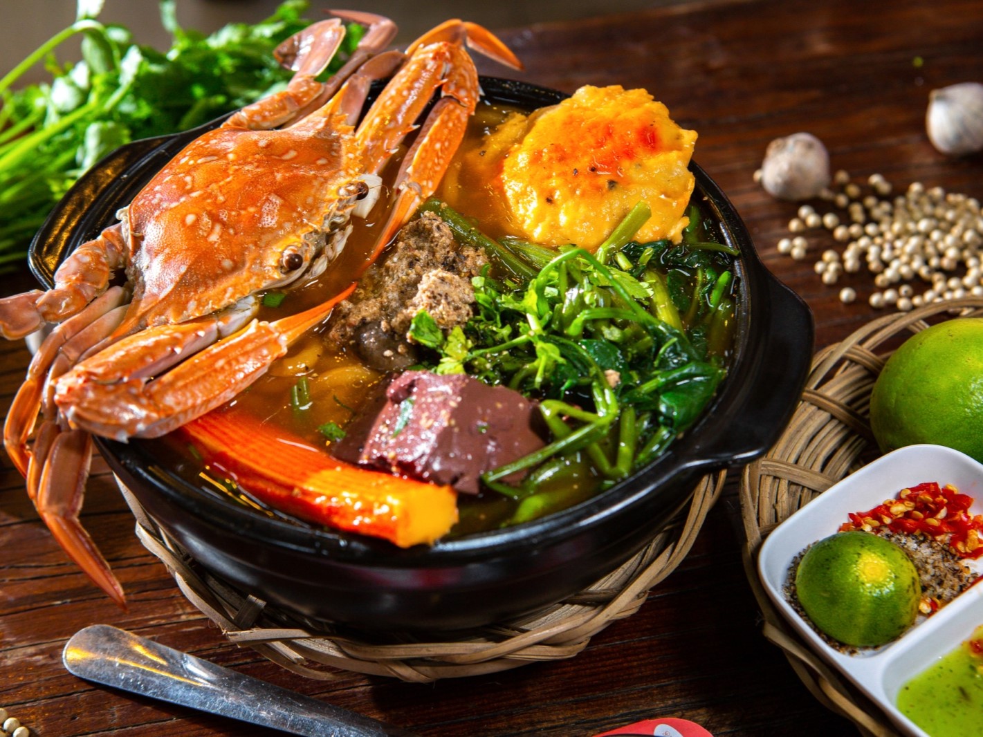 Bánh canh ghẹ: Tinh hoa ẩm thực miền biển trong tô bánh đậm đà