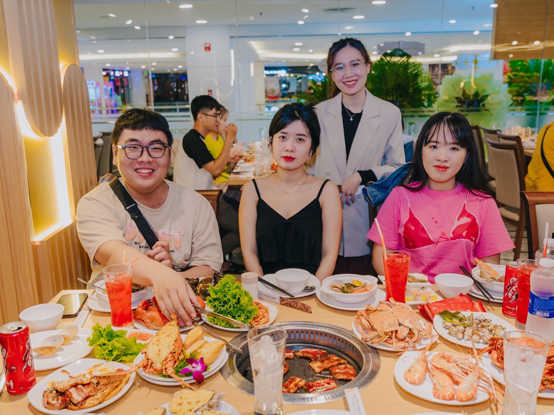 Rực rỡ quá, Poseidon Gò Vấp ơiiiii