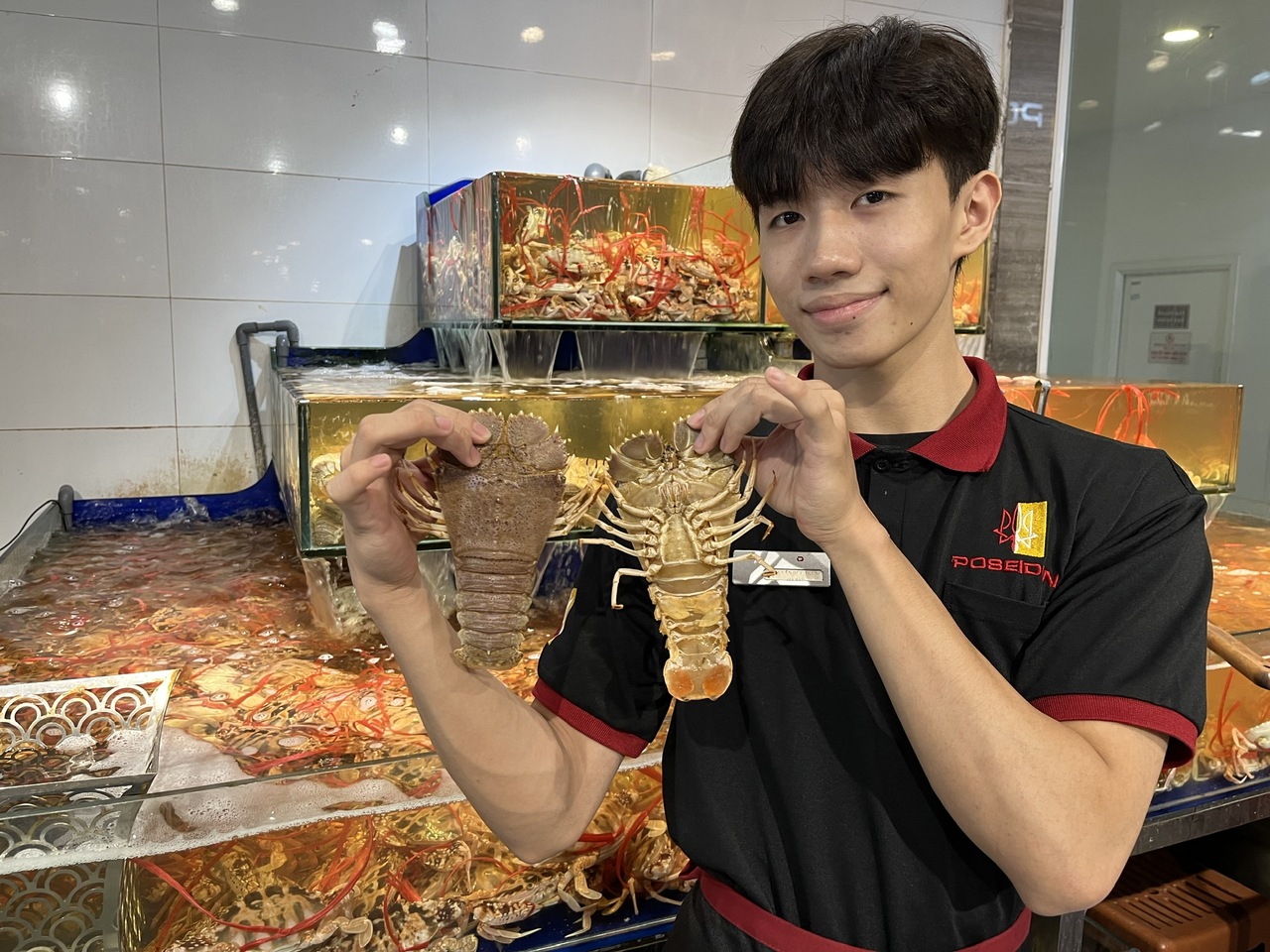 Tiếp tục miễn phí Tôm mũ ni tại Lê Văn Lương và Mỹ Đình