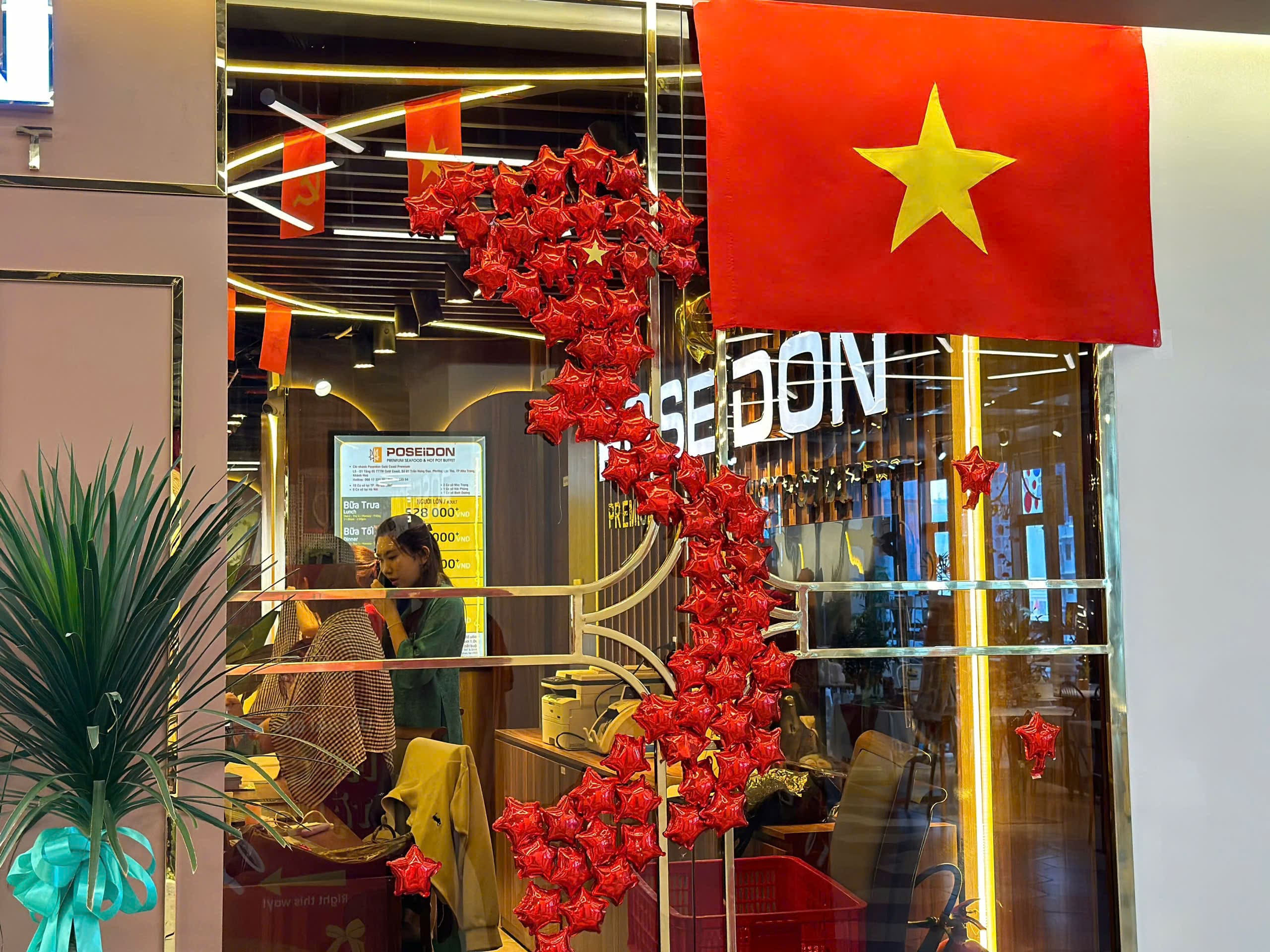 Tự hào dân tộc, cháy hết mình với đại tiệc hải sản tại Poseidon