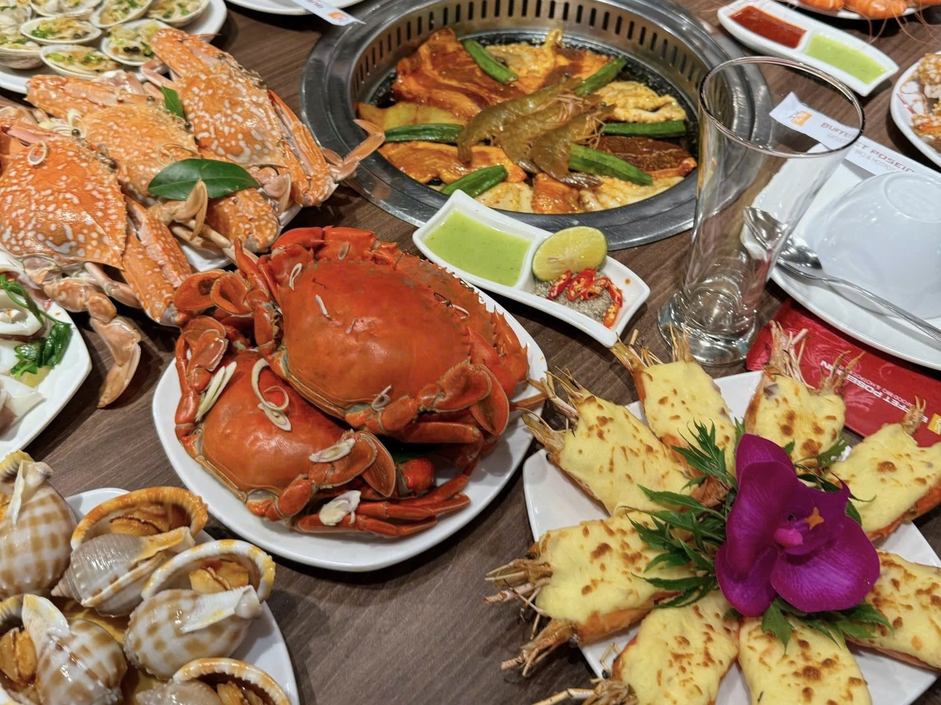 Khám phá phiên bản Poseidon Gold Coast Premium