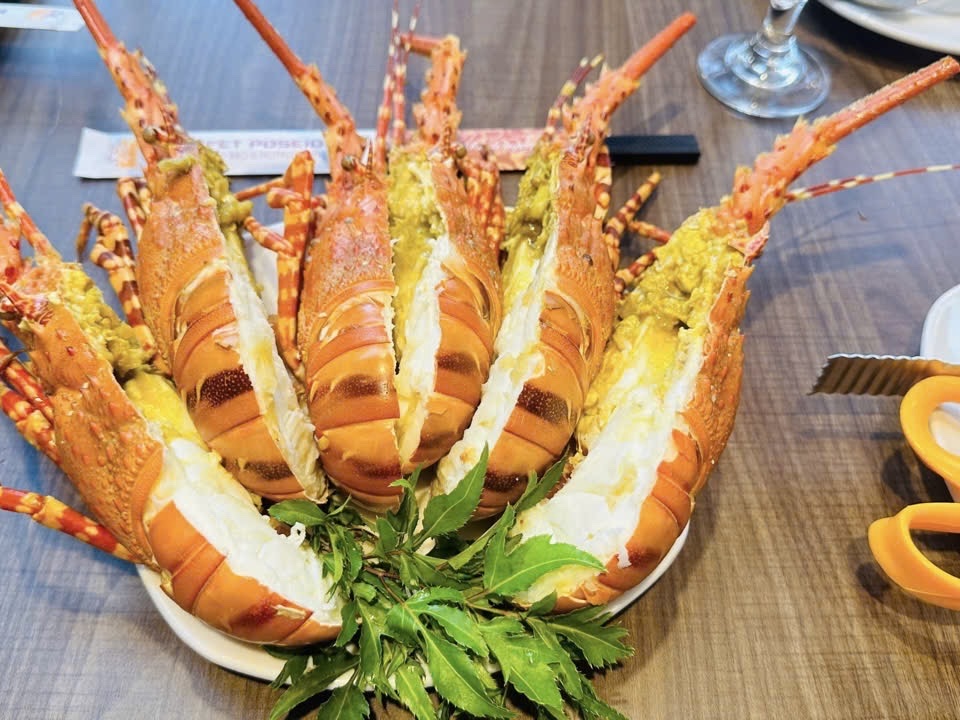 Ưu đãi tôm hùm độc quyền tại Khai trương Poseidon Hải phòng 17/12